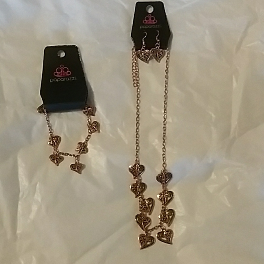 Necklace, earrings and bracelet